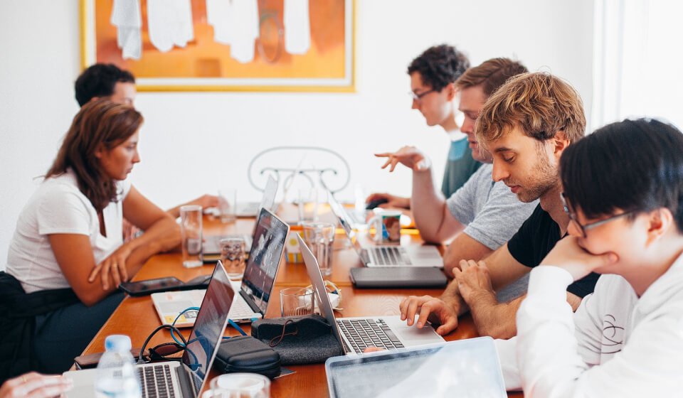 κατασκευή ιστοσελίδων: Από τον Κώδικα στην Δημιουργία